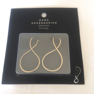 Zara Figure of Eight Earrings Gold Black